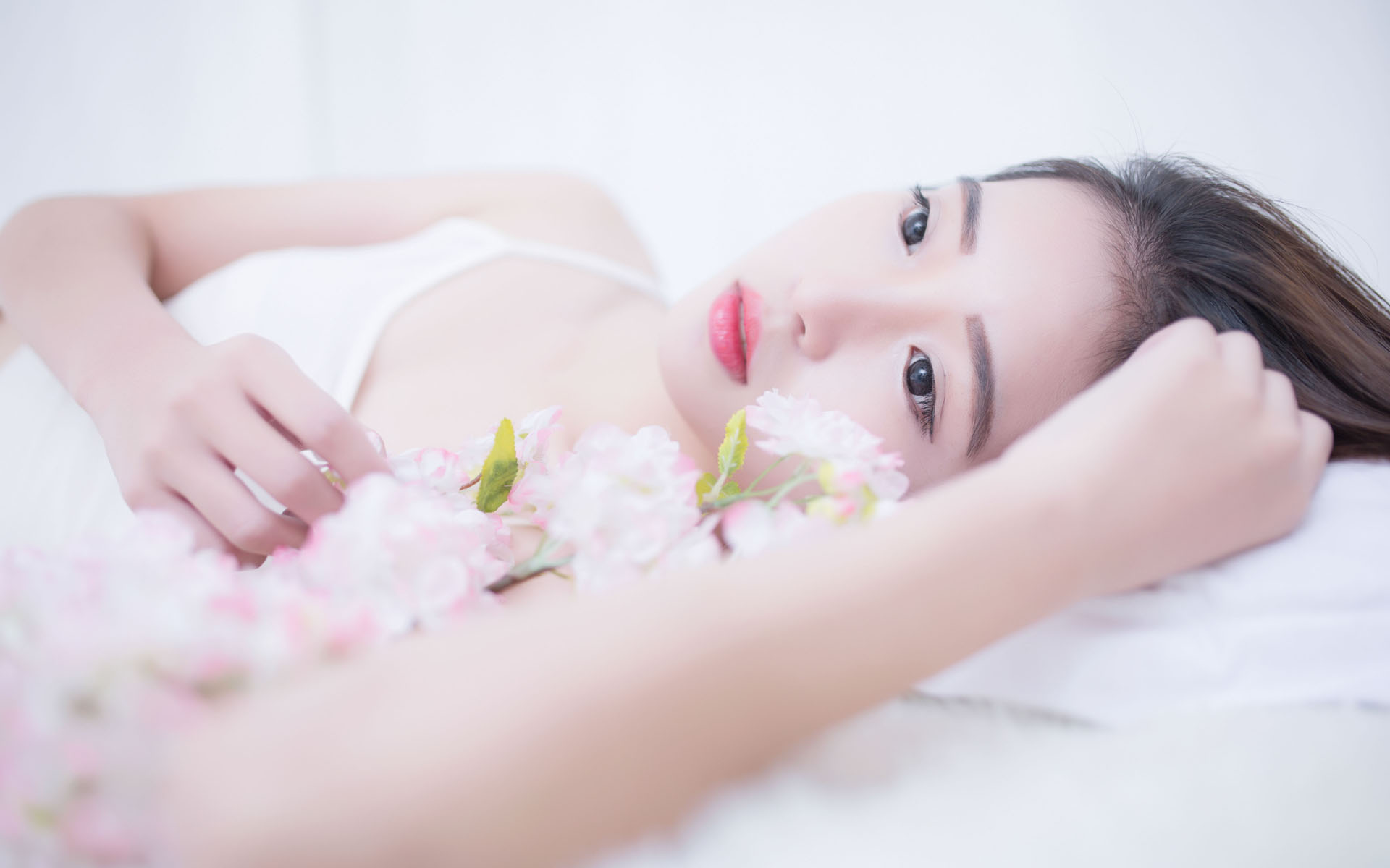 AI与人类关系探索：人类能信任AI的“三观”吗？